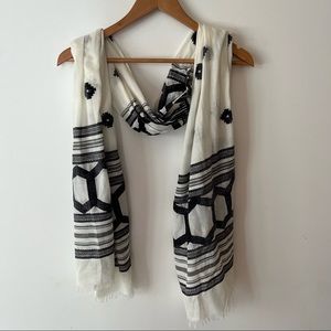 Black and White Pattern Scarf